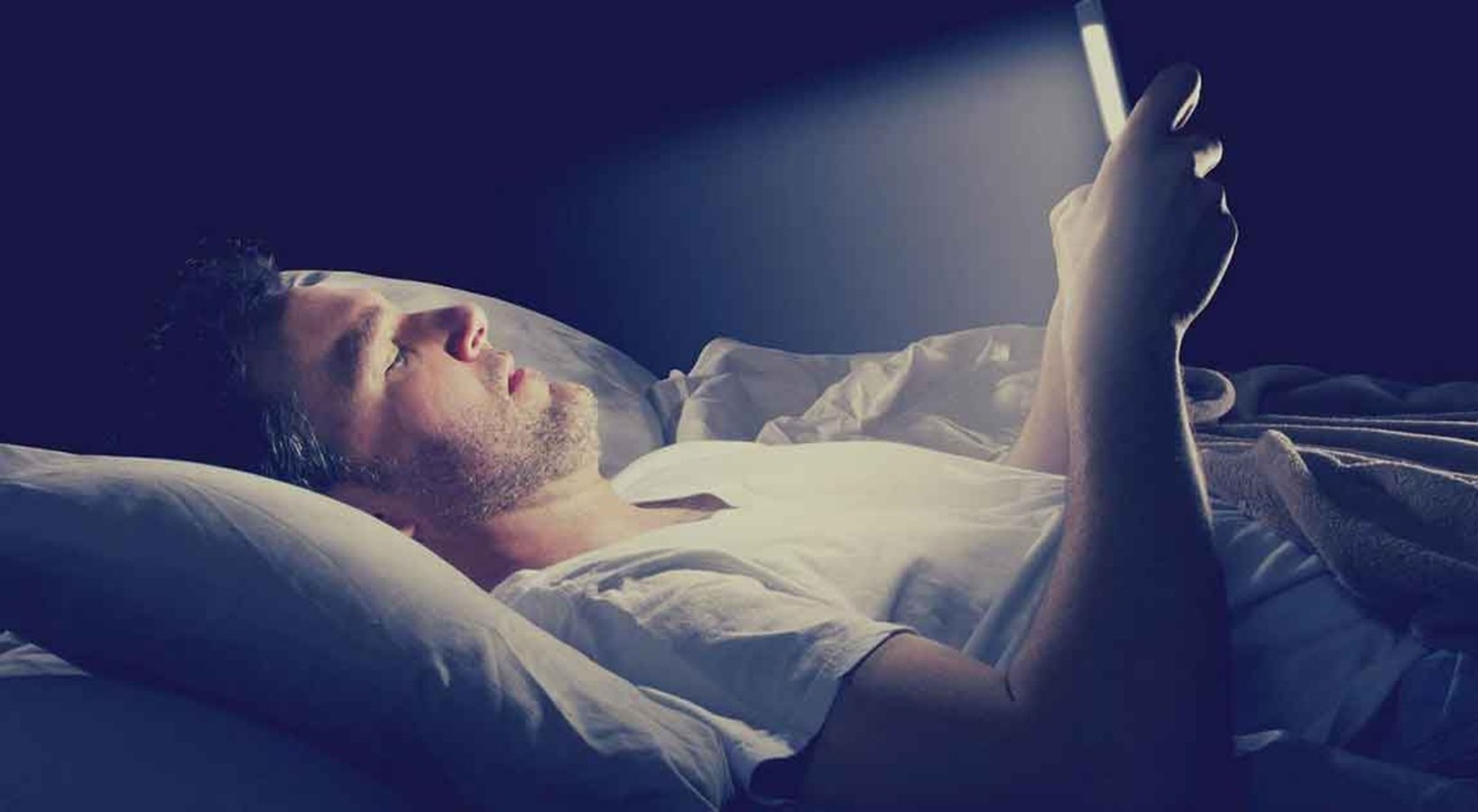 Ngủ trong phòng có ánh sáng làm thay đổi cấu trúc tim và tăng nguy cơ đột quỵ