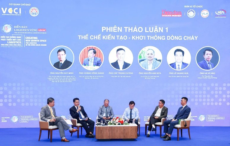 Logistics tăng tốc, vì sao 98% container vẫn phải đi đường bộ?