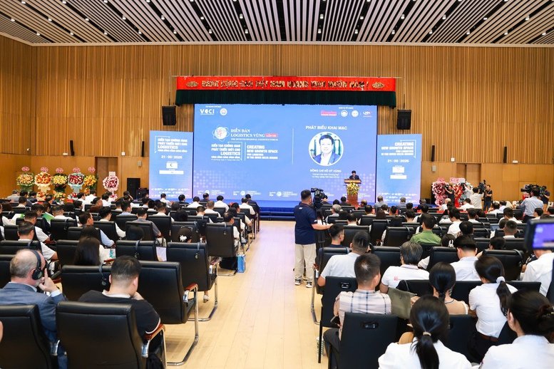 Diễn đ&agrave;n Logistics V&ugrave;ng lần VII năm 2026 với chủ đề "Kiến tạo kh&ocirc;ng gian ph&aacute;t triển mới cho logistics V&ugrave;ng đồng bằng s&ocirc;ng Hồng" - Ảnh: chinhphu.vn