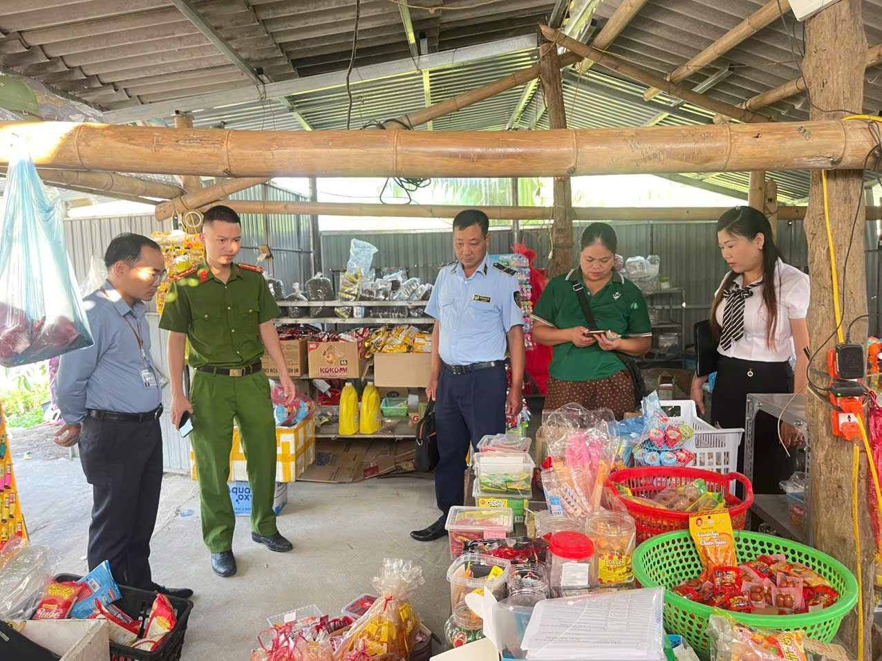 Kiểm soát nguồn gốc, chất lượng thực phẩm dịp Tết Trung thu tại xã Lâm Thượng