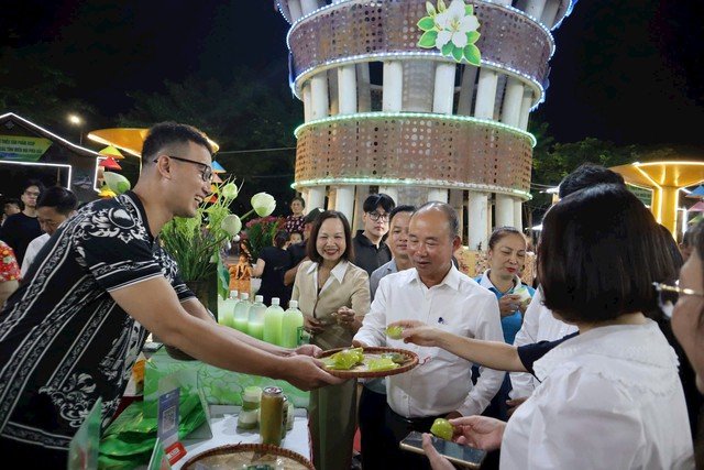 Kết nối sản phẩm OCOP, lan tỏa giá trị văn hóa vùng miền