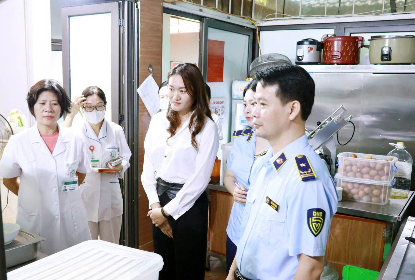 Hà Nội: Tăng cường kiểm soát nguồn gốc thực phẩm tại Bệnh viện Bạch Mai