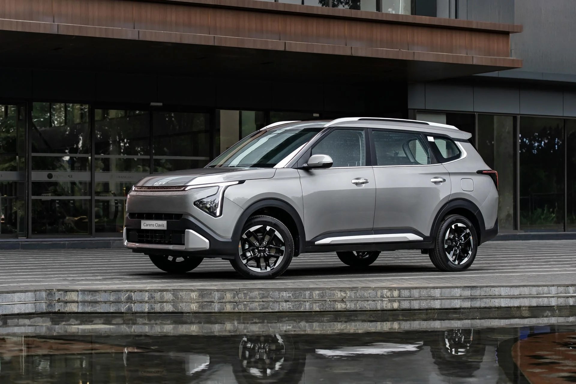 Kia Carens Clavis - Chìa khóa mở lối trải nghiệm và phong cách sống mới trong phân khúc xe đa dụng 7 chỗ