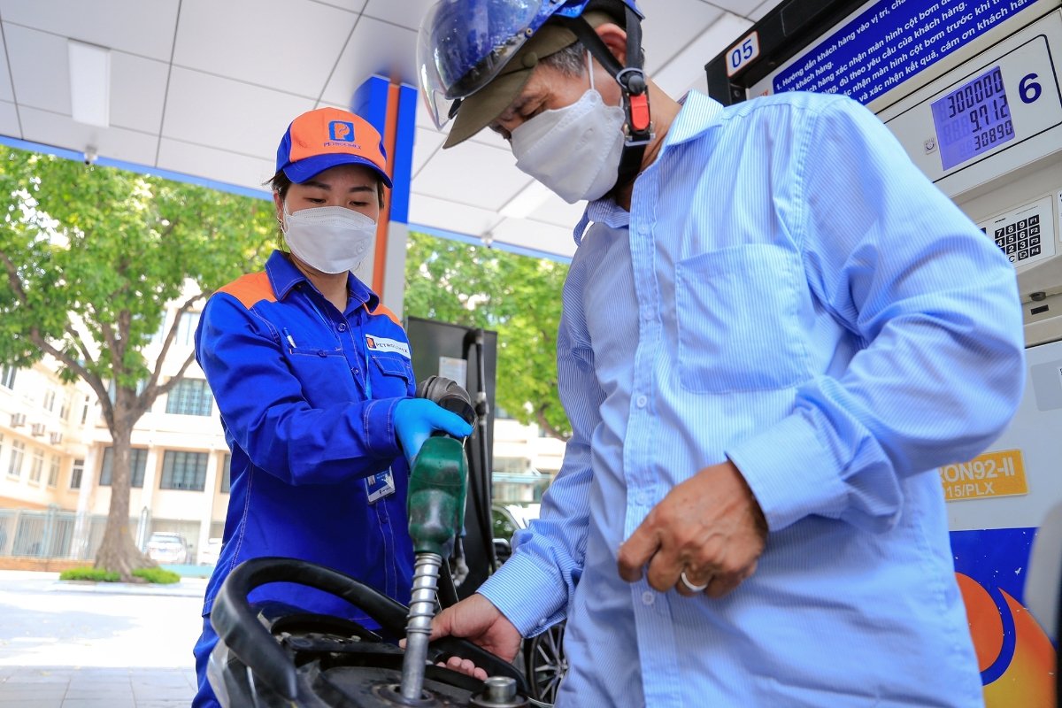 Dự thảo Nghị định kinh doanh xăng dầu: Doanh nghiệp tự quyết giá nhưng không được tùy ý tăng, giảm
