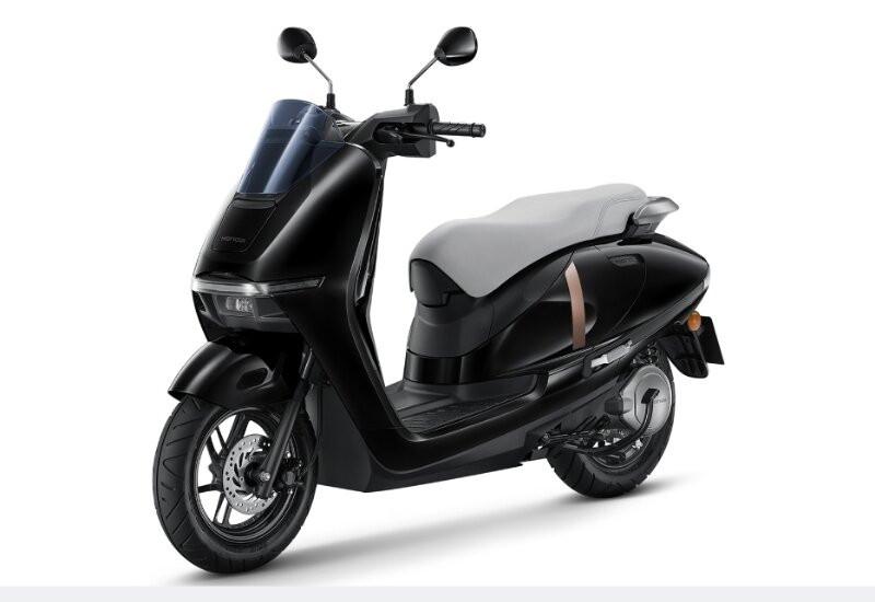 Honda UC3 sử dụng pin LFP cố định dung lượng 3,174 kWh, cho qu&atilde;ng đường khoảng 120 km mỗi lần sạc.