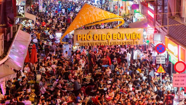 Tìm động lực mới cho phát triển kinh tế đêm