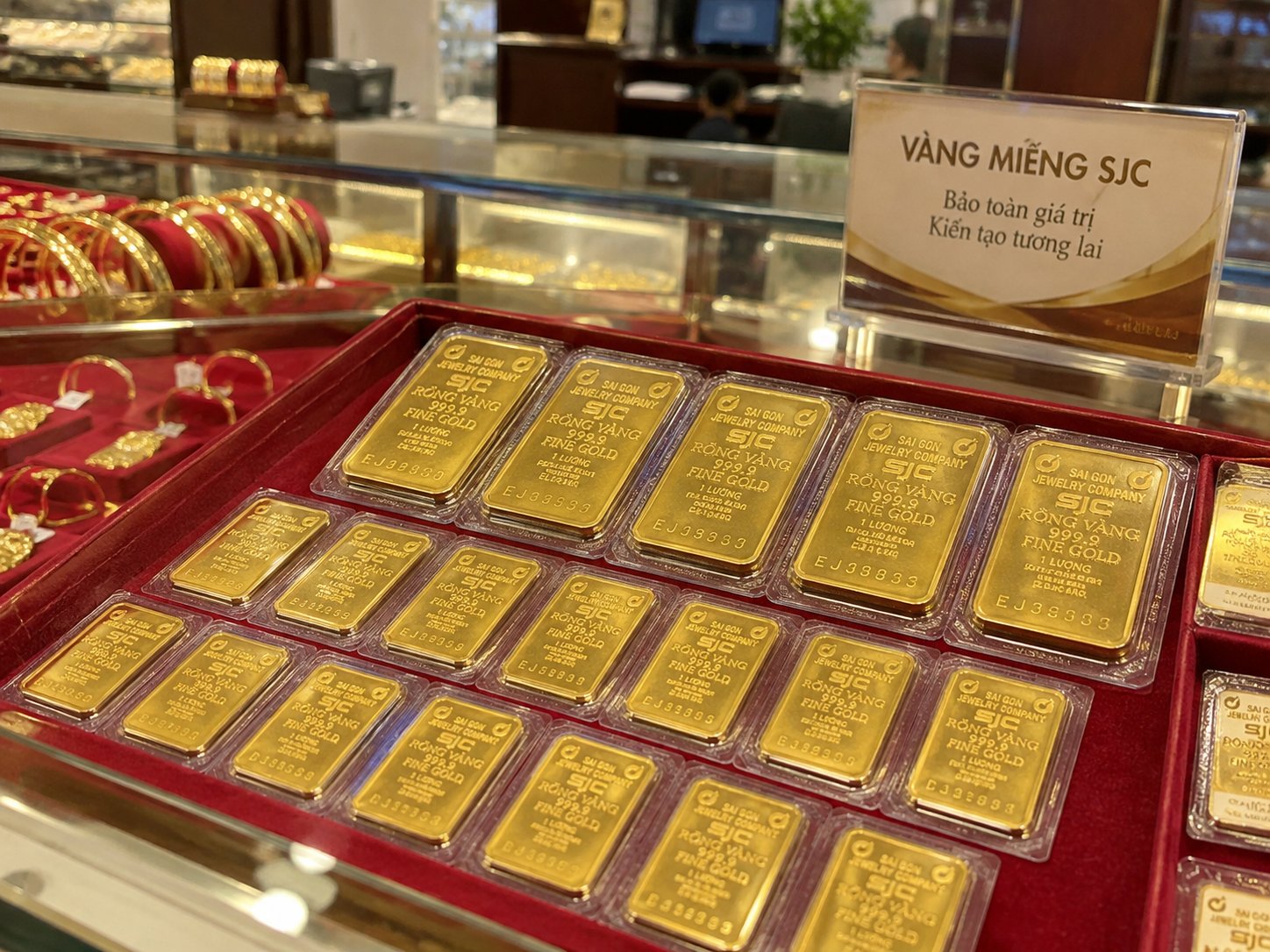 Giá vàng hôm nay 16/10/2026: Vàng trong nước đi ngang