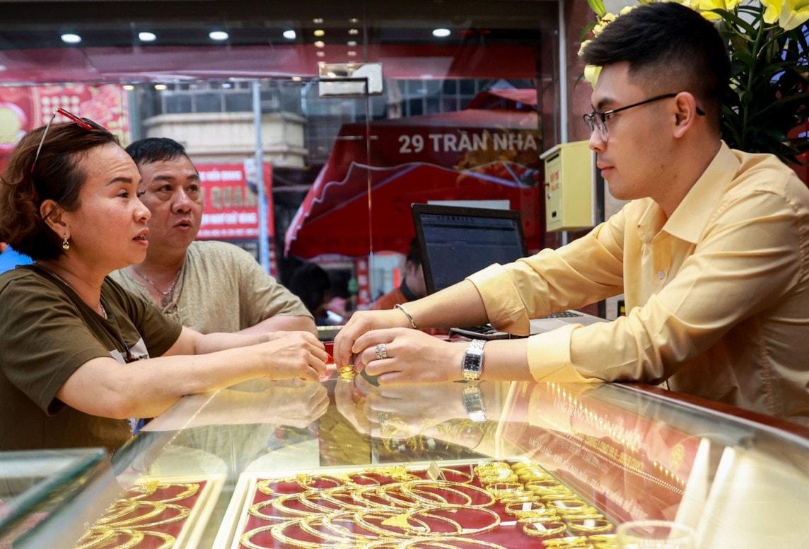 Từ 16/10, giao dịch vàng từ 5 triệu đồng phải thanh toán không tiền mặt