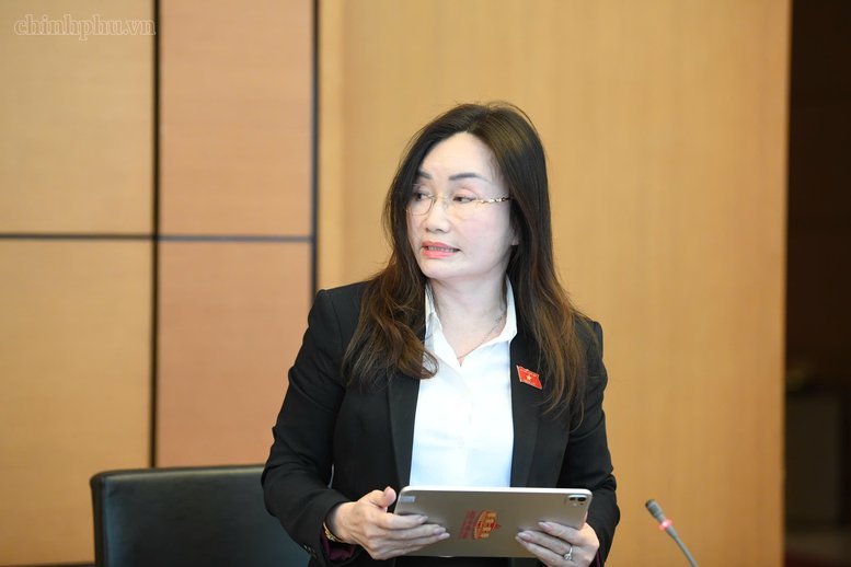 Đại biểu Phạm Thu Xanh (ĐBQH TP. Hải Ph&ograve;ng) g&oacute;p &yacute; kiến tại phi&ecirc;n thảo luận tổ - Ảnh: chinhphu.vn/Nhật Bắc