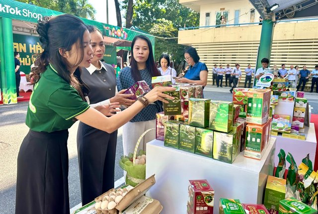 Tăng cường xúc tiến thương mại, mở rộng thị trường cho sản phẩm Việt