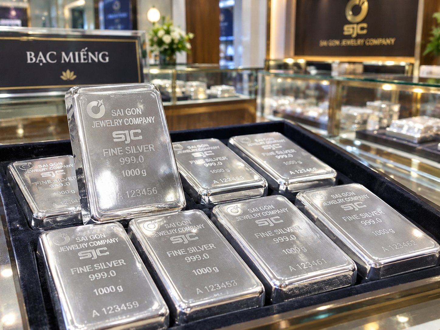 Giá bạc hôm nay 27/10: Biến động liên tục