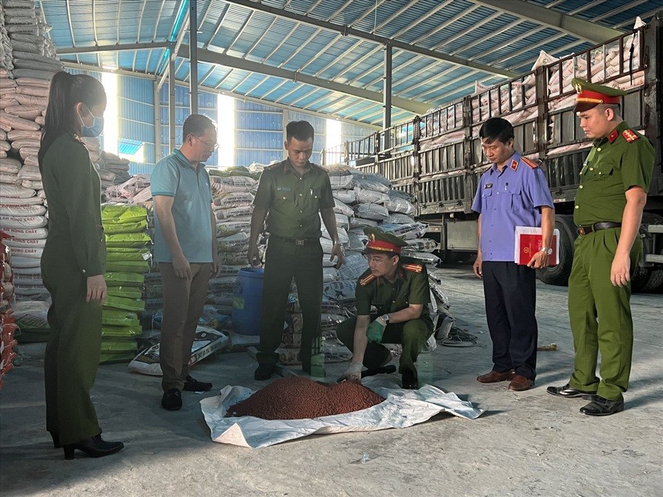 Doanh nghiệp ‘oằn mình’ trước vấn nạn phân bón giả