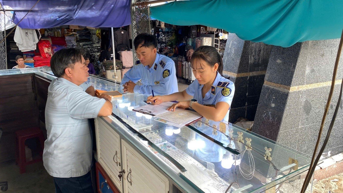 Gia Lai: 68 tiểu thương tại các chợ truyền thống ký cam kết nói không với hàng giả