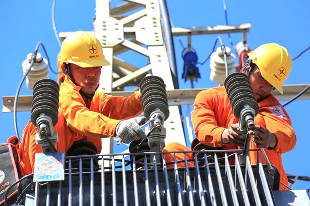 Từ ng&agrave;y 1/11/2026, gi&aacute; b&aacute;n lẻ điện b&igrave;nh qu&acirc;n giảm 2% so với mức hiện h&agrave;nh, xuống c&ograve;n 2.159,9037 đồng/kWh